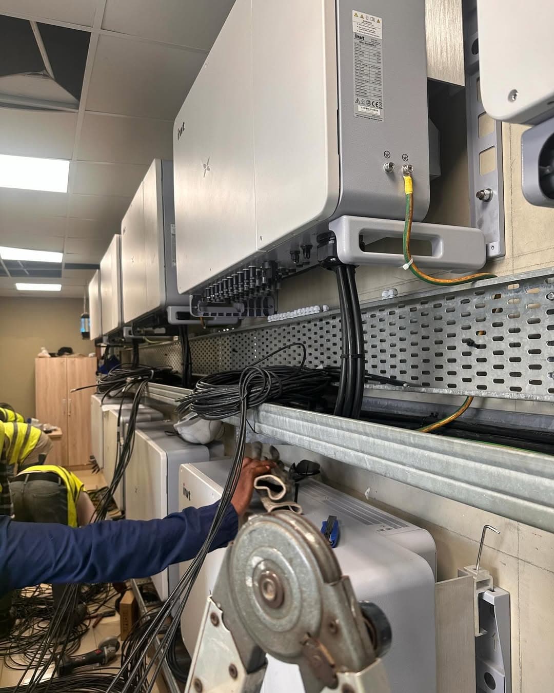 900 kW Solar Inverter Installation